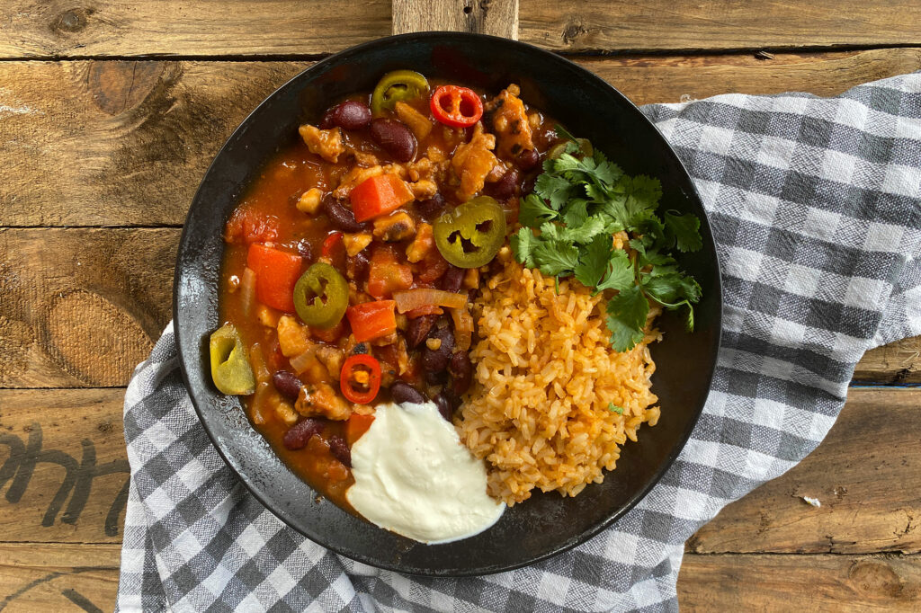 Chili-Sin-Carne.-Mexicaanse-chili-zonder-vlees en rode rijst