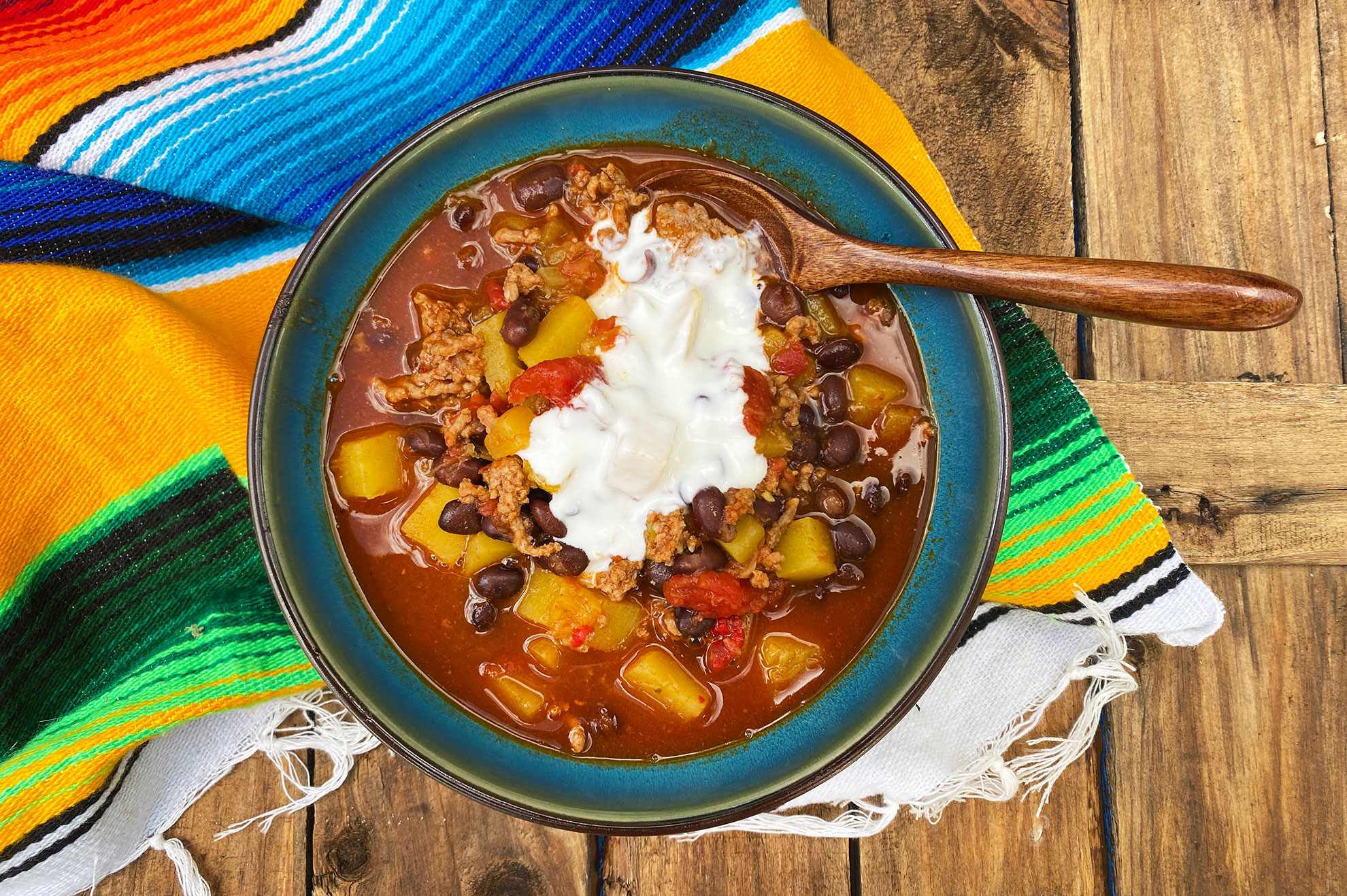 Mexicaanse-pompoenchili-met-zwarte-bonen-tomaat-en-gehakt