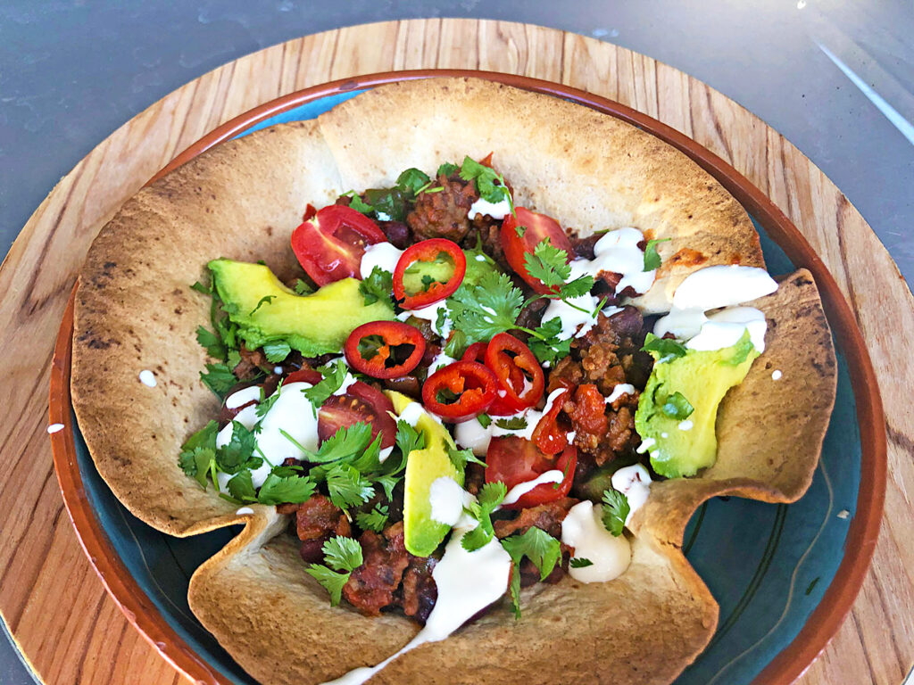 Mexicaanse Taco Bowl van tortilla wraps