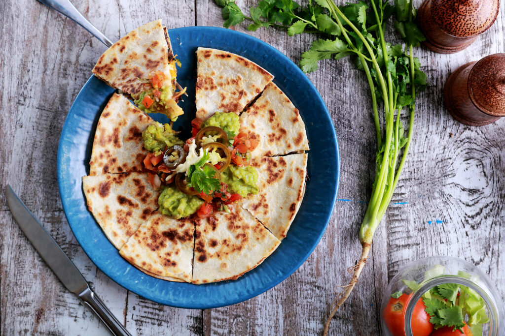 Vega-Quesadillas-van-de-BBQ EN GEMARINEERDE AUBERGINE