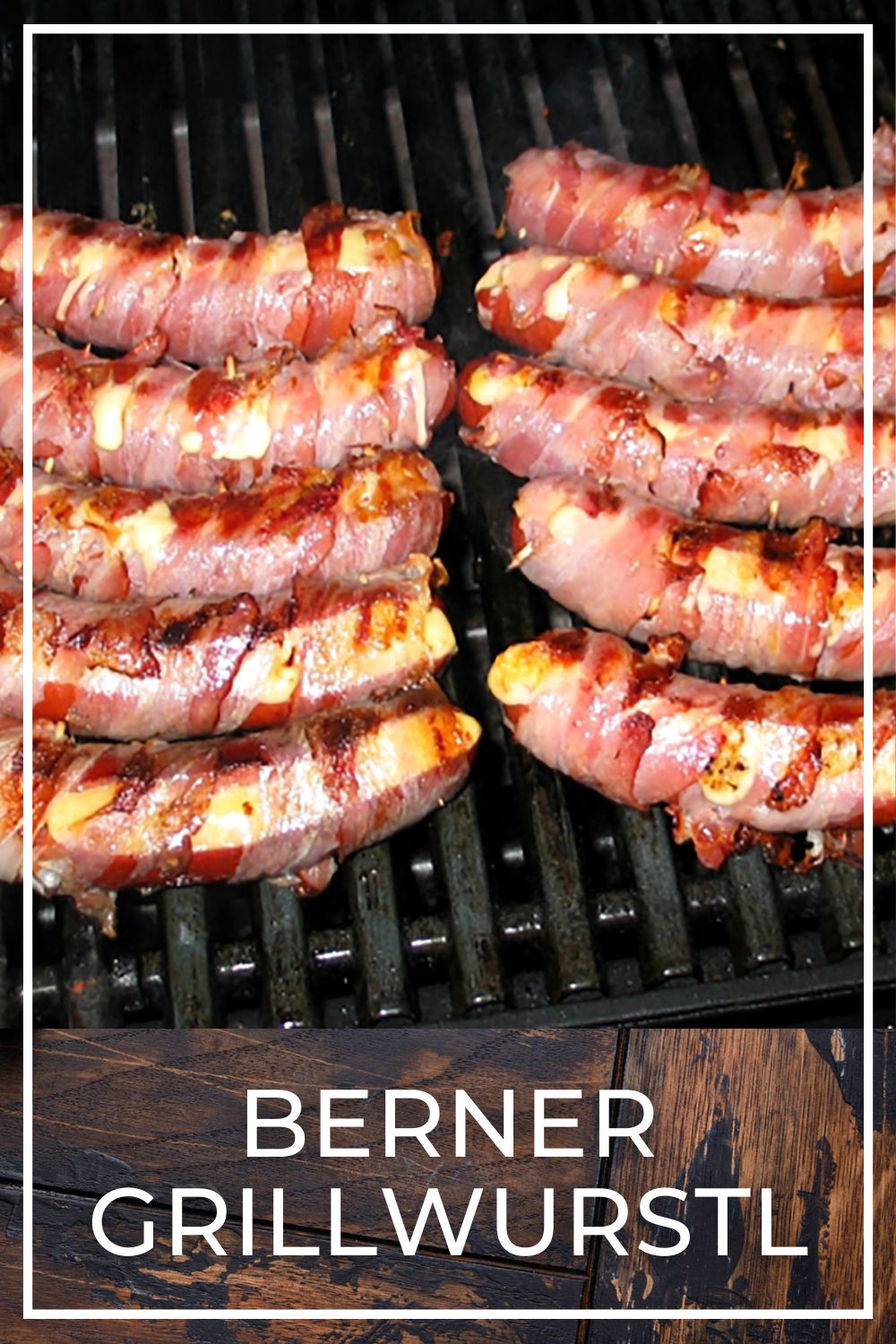 Berner Grillwürstl. Gegrilde worstjes gevuld met kaas en bacon.