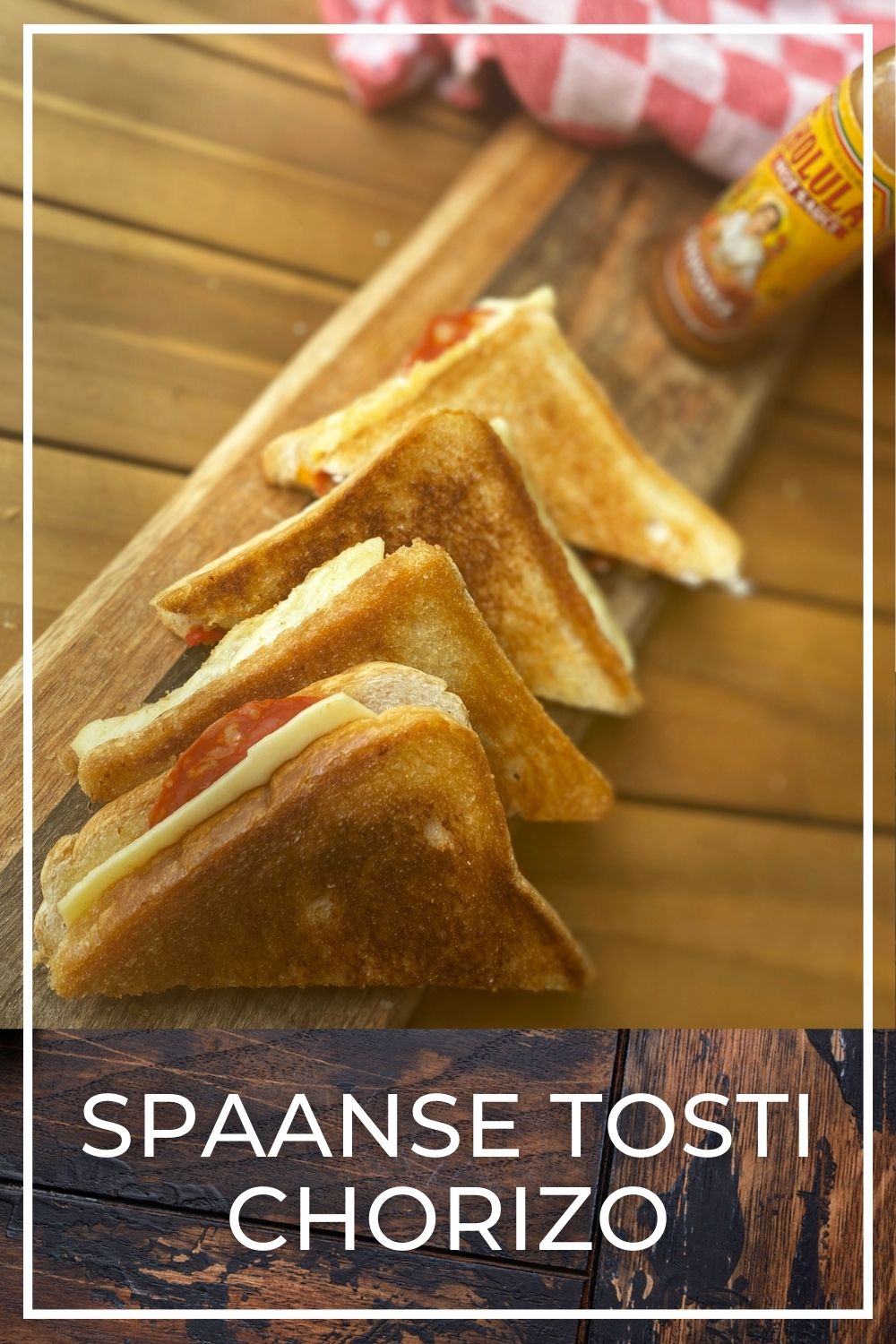 Spaanse-tosti-met-chorizo-kaas-zongedroogde-tomaat-en-olijven
