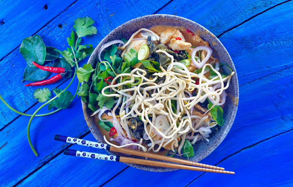 Thai-Chicken-Kao-Soi-Streetfood-uit-Thailand