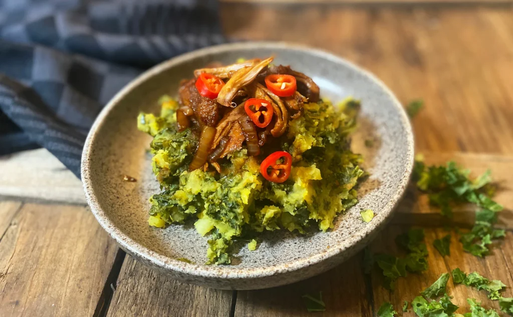 Oosterse-boerenkoolstamppot-met-kip-ketjap-en-rode-peper