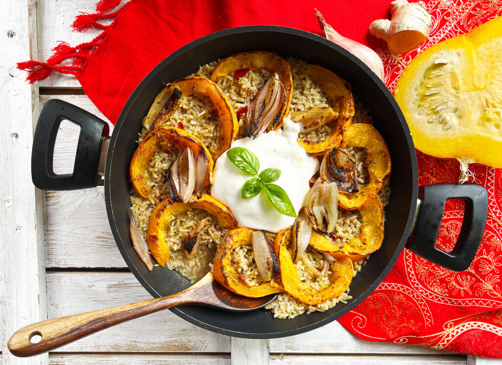 Vegetarische Midden Oosterse Pilav met geroosterde pompoen