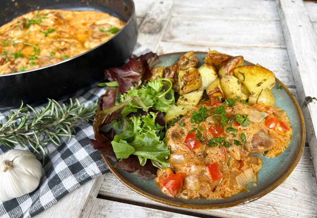 Hoe-maak-je-Hongaarse-chicken-paprikash