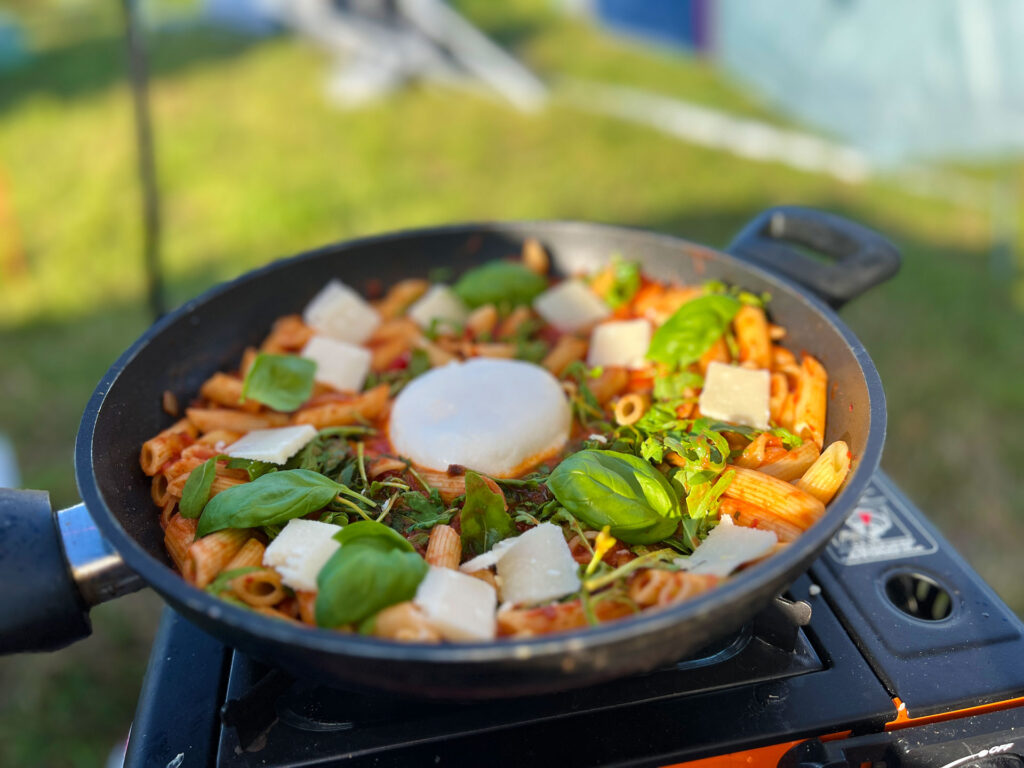 Pasta Arrabiata Burrata perfect recept voor op de camping