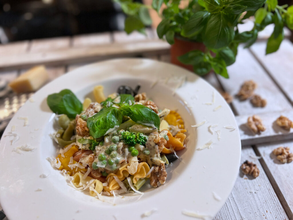 Vegetarian pasta with broccoli and walnuts recipe