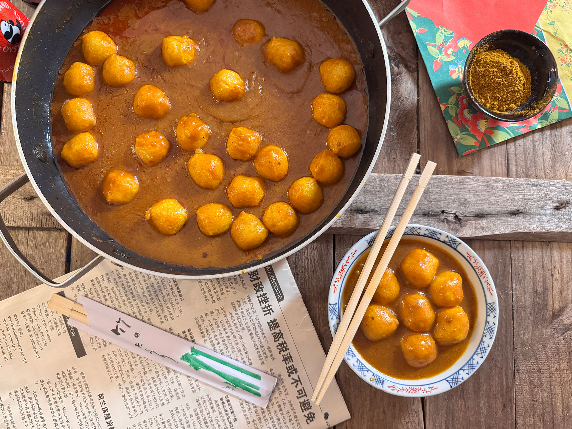 Curry Fish Balls. Streetfood Hong Kong