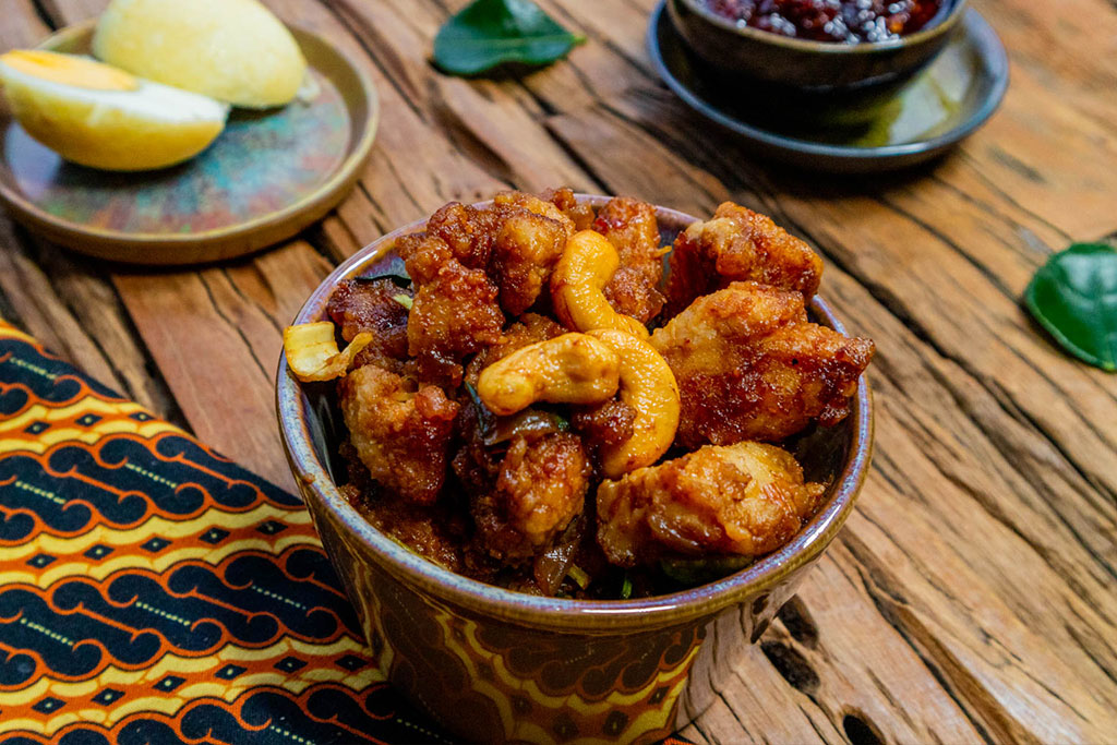 Ayam Cashew (Kip met cashewnoten)