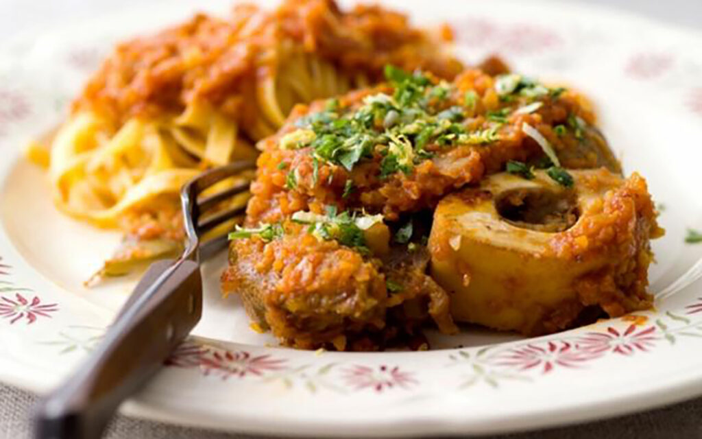 Ossobuco met tomatensaus, gremolata en linguine