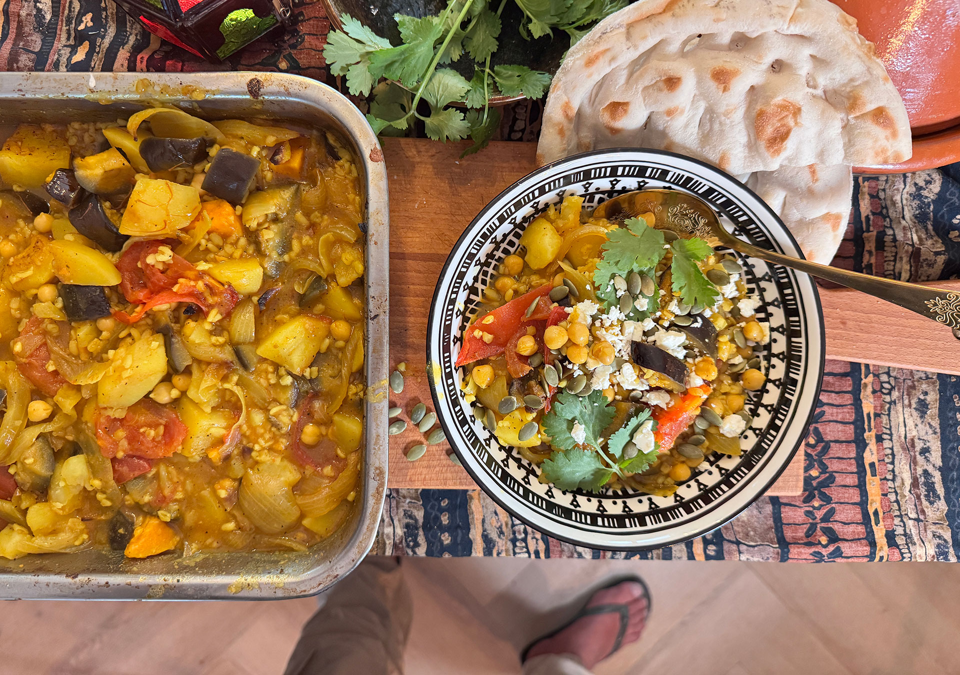 Chorba ovenschotel met bulgur, kikkererwten en groenten.